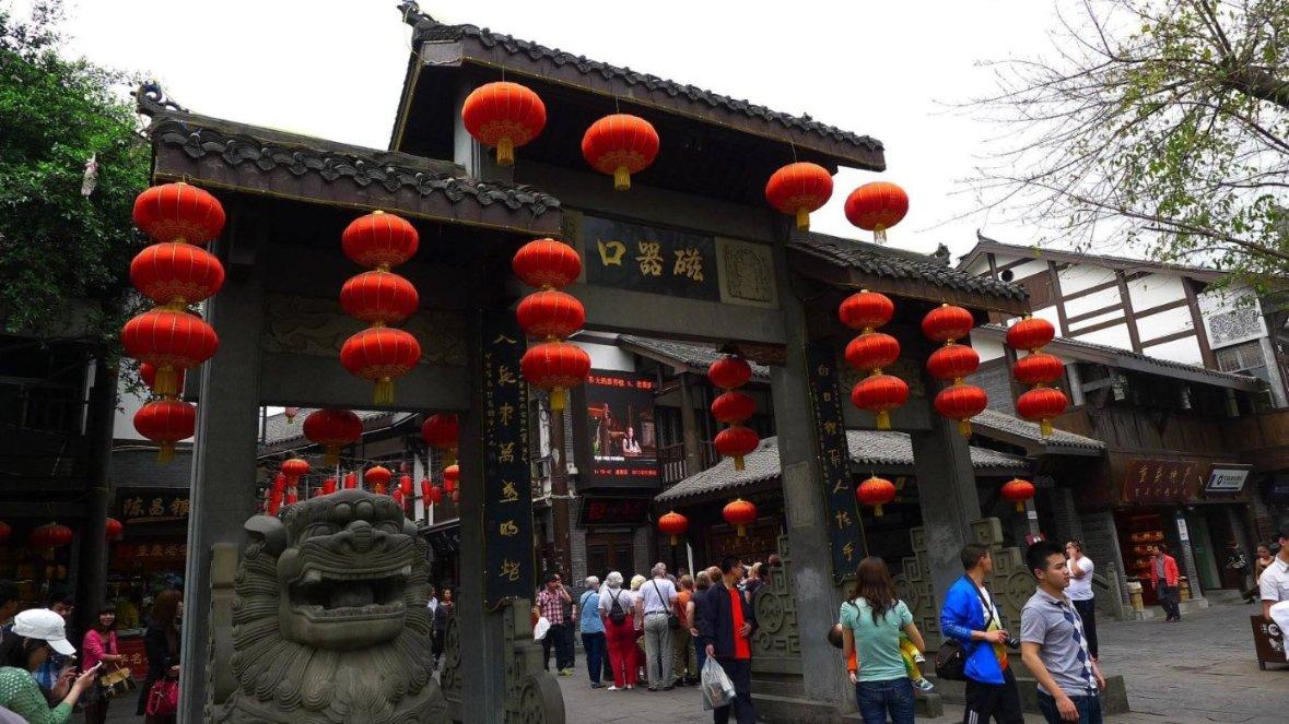 很多人喜欢吃“毛蛋”可少儿常吃会造成内分泌失调,引起性早熟!